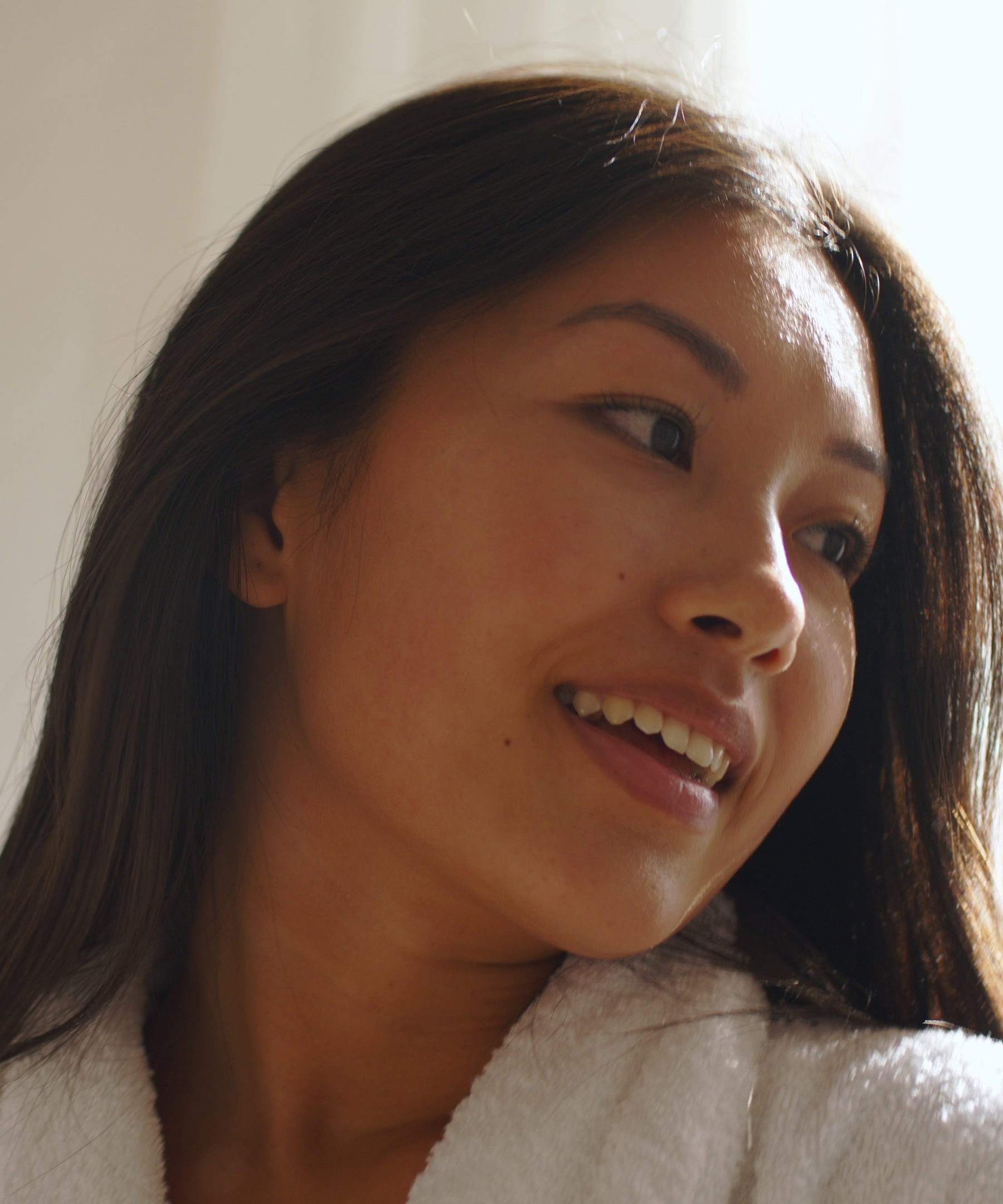 Woman_Robe_Smile_a7245fe1-5a65-4eaf-a13a-a49b4a7a1ebc.jpg